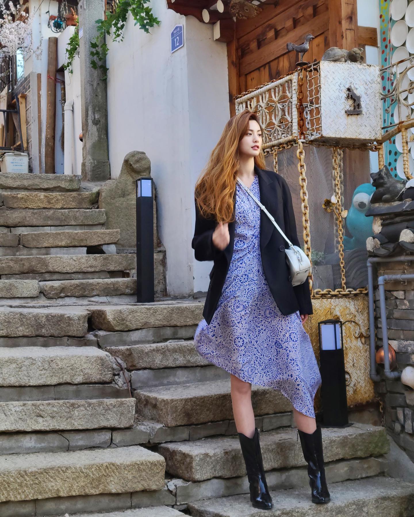 Nữ chính phim Mask Girl có phong cách nữ tính, ấn tượng nhất là những khi diện váy-4