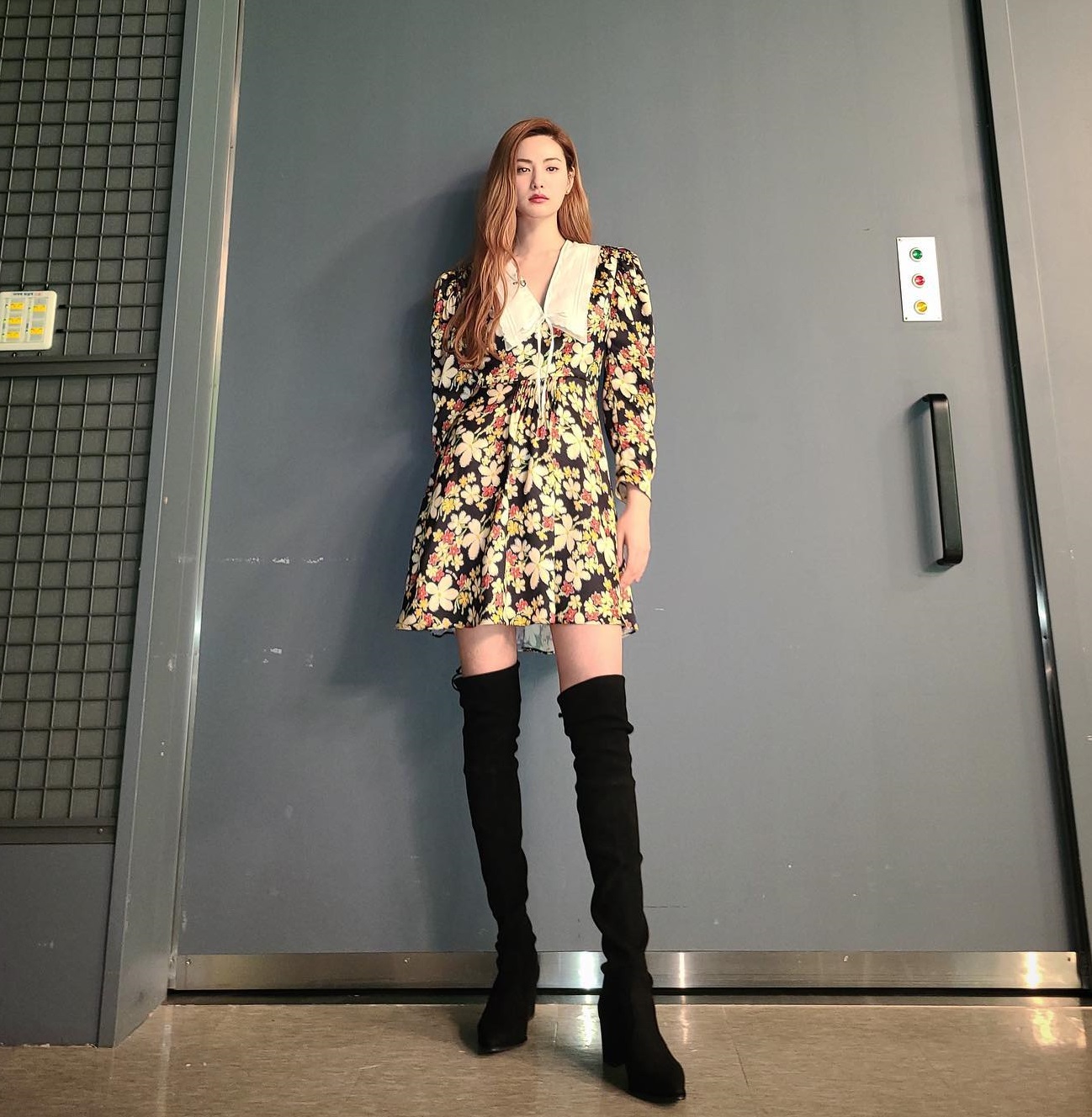 Nữ chính phim Mask Girl có phong cách nữ tính, ấn tượng nhất là những khi diện váy-7