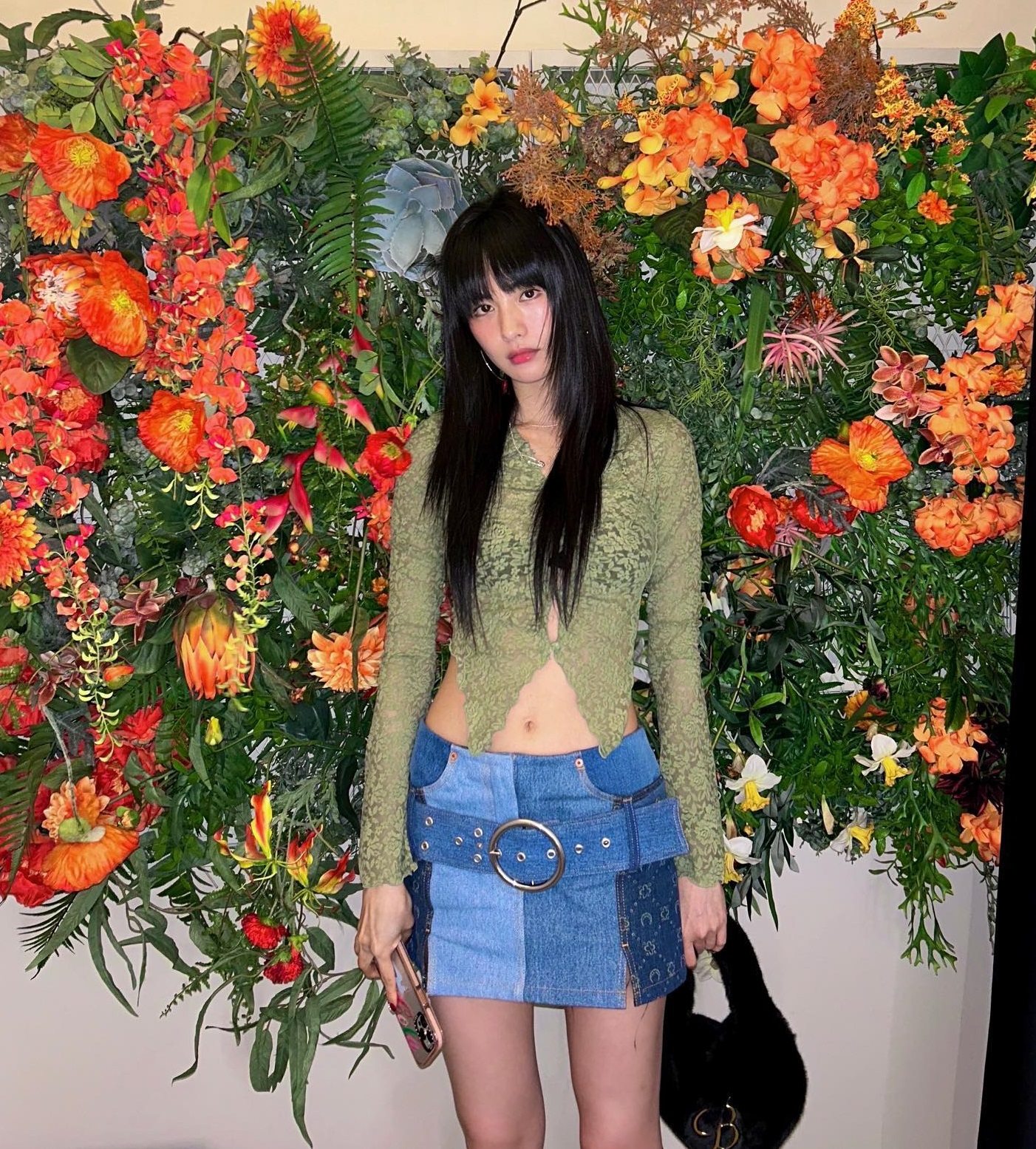 Nữ chính phim Mask Girl có phong cách nữ tính, ấn tượng nhất là những khi diện váy-8