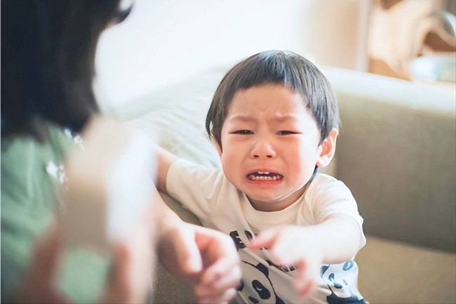 Bé hay cáu kỉnh, nhạy cảm, tập trung kém, có thể mẹ đã bỏ qua đặc điểm quan trọng này-1