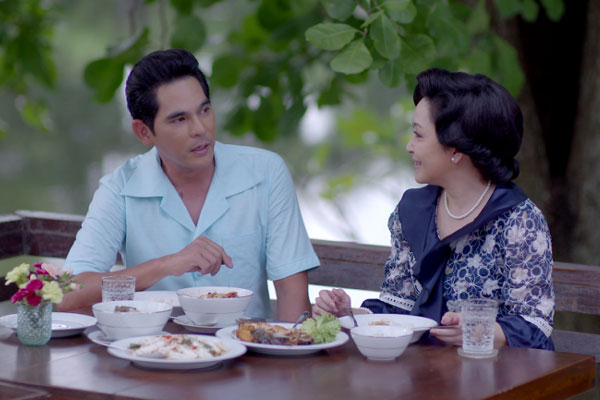 Thu dọn di vật của bố dượng đã qua đời, tôi phát hiện bí mật khủng khiếp trong chiếc hộp-1