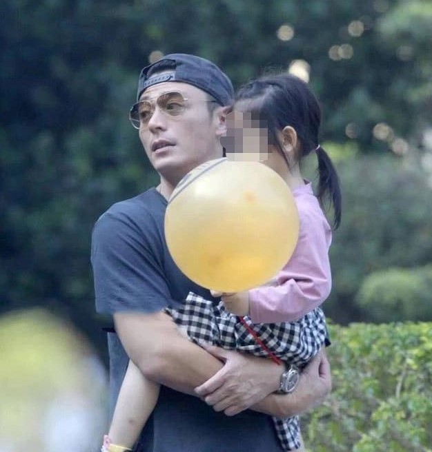 Lâm Tâm Như gây ấn tượng với nhan sắc ở tuổi U50, công khai xin mọi người 1 điều vì con gái-4