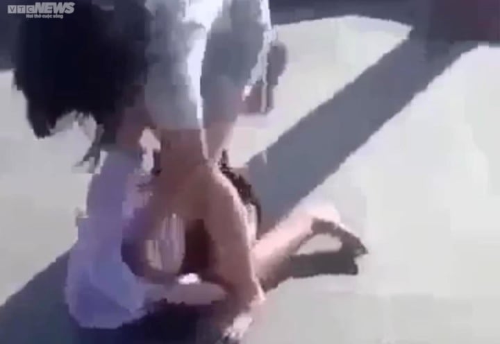 Làm rõ việc bé gái 13 tuổi bị nhóm học sinh lôi đi nhiều nơi đánh hội đồng-2