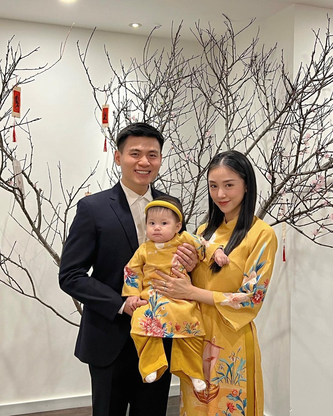 Ông xã Salim gây sốt mạng xã hội: Tổng tài tập đoàn may mặc lớn, về nhà sơ hở là có tiểu phẩm trêu vợ-1