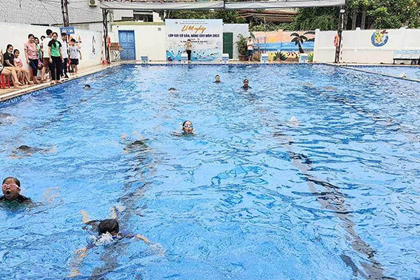 TPHCM: Nam sinh lớp 10 tử vong, nghi bị điện giật tại trường học-1