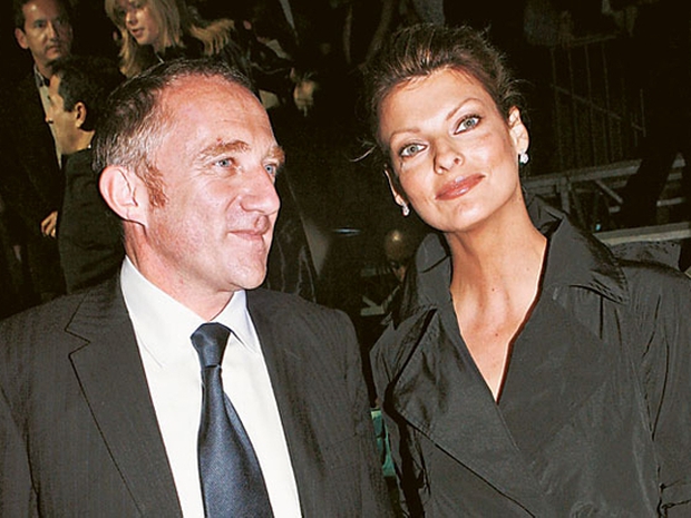 Con trai bí ẩn của ông trùm hàng hiệu: 5 tuổi mới biết cha là tỷ phú, lập tức gây sốt với lần lộ diện hiếm hoi-2