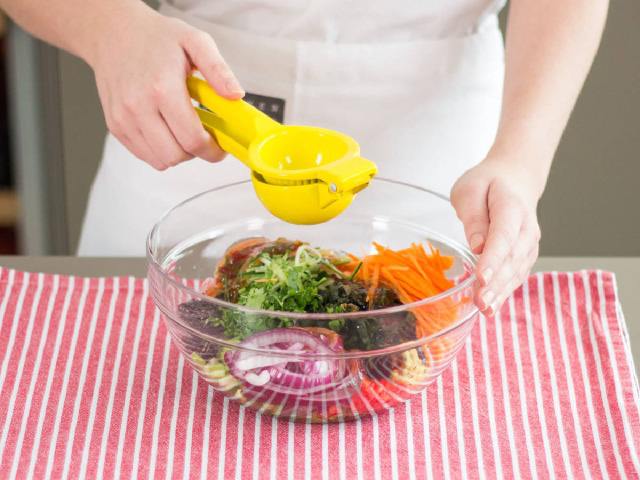 Đa dạng thực đơn ăn kiêng với món salad thanh mát, lạ miệng-3