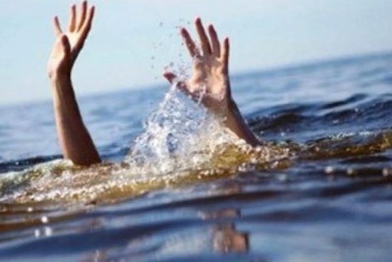 Trò đuối nước vì thầy mải bấm điện thoại, chuyên gia bơi lội 