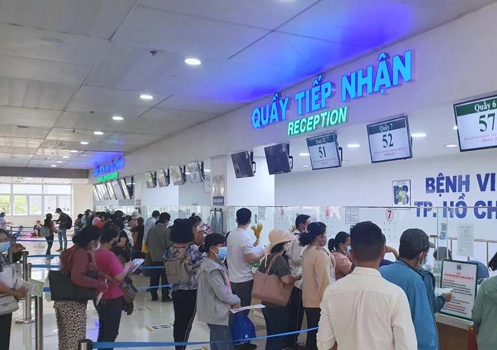 TPHCM: Yêu cầu làm rõ thông tin bác sĩ đòi vui vẻ với con bệnh nhân-1