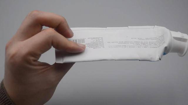 Đừng vứt tuýp kem đánh răng đã dùng hết, hãy ném vào bồn cầu, rất hữu ích lại tiết kiệm-2