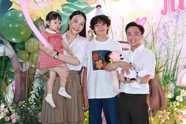 Con gái Cường Đô la đốn tim fan với loạt ảnh đáng yêu-4