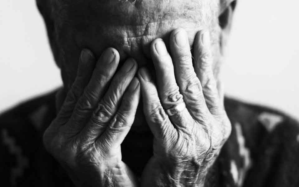 Sau khi mẹ tôi mất, bố nhất quyết đòi vào viện dưỡng lão-1