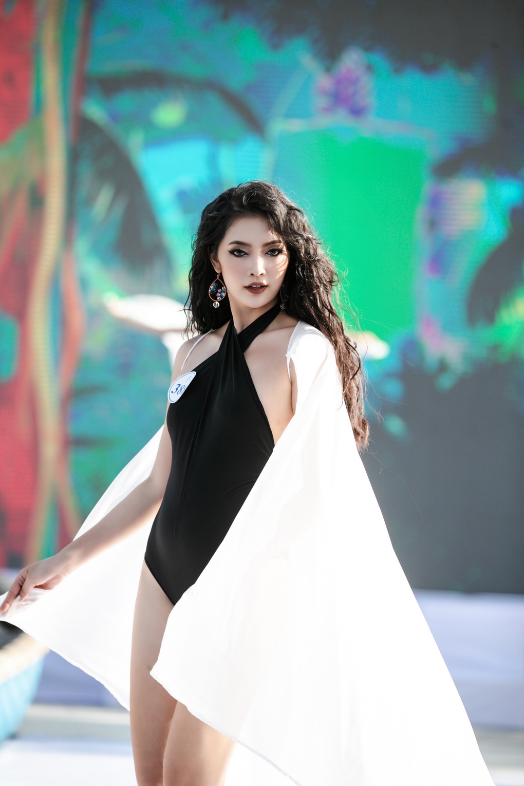 Tân Hoa hậu Đại dương Việt Nam: Là nhân viên khách sạn, thức cả đêm đi thi-4