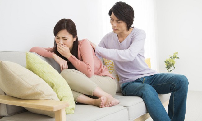 Khen chị hàng xóm bầu đẹp, chồng nhìn vợ bĩu môi: Như hà mã, đi đẻ khéo tròn trăm cân”-1