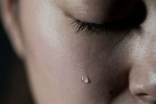 Mỗi khi gần gũi chồng, tôi ám ảnh vì từng bị anh ấy phản bội