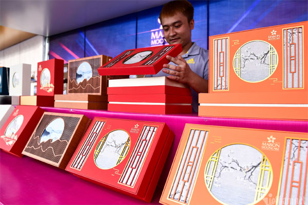 Cả tháng nữa mới đến Rằm tháng 8, bánh trung thu online đã ồ ạt giảm giá-3