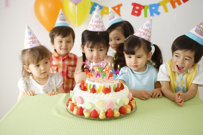 Vì sao đứa trẻ nào cũng mong đợi tới sinh nhật, ba mẹ có nhất thiết phải tổ chức hoành tráng không?-2