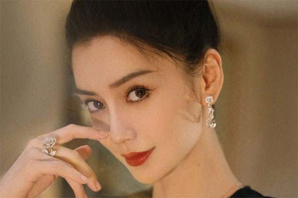 Rộ tin Huỳnh Hiểu Minh ngoại tình trước khi ly hôn với Angelababy, còn có con riêng?-4