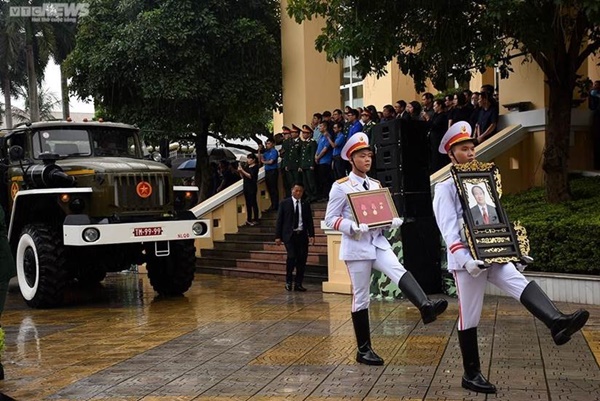 Tiễn đưa Phó Thủ tướng Lê Văn Thành về nơi an nghỉ cuối cùng-7