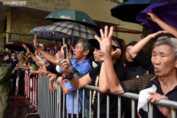 Tiễn đưa Phó Thủ tướng Lê Văn Thành về nơi an nghỉ cuối cùng-11