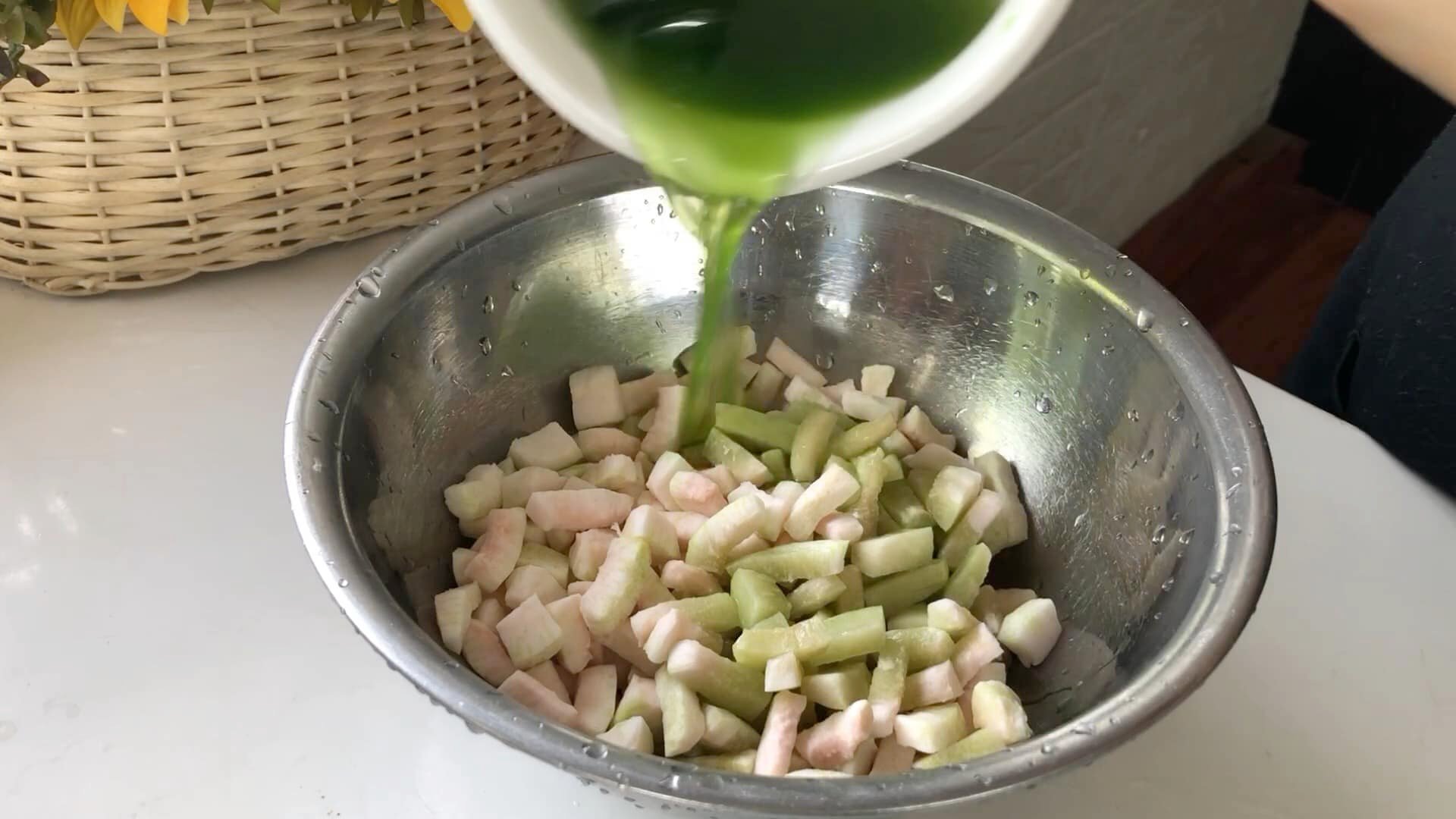 Học mẹ đảm Hà thành cách nấu chè bưởi cốm dừa cho mùa Vu Lan-13