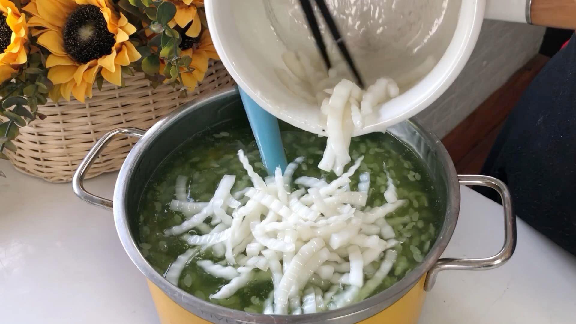 Học mẹ đảm Hà thành cách nấu chè bưởi cốm dừa cho mùa Vu Lan-28