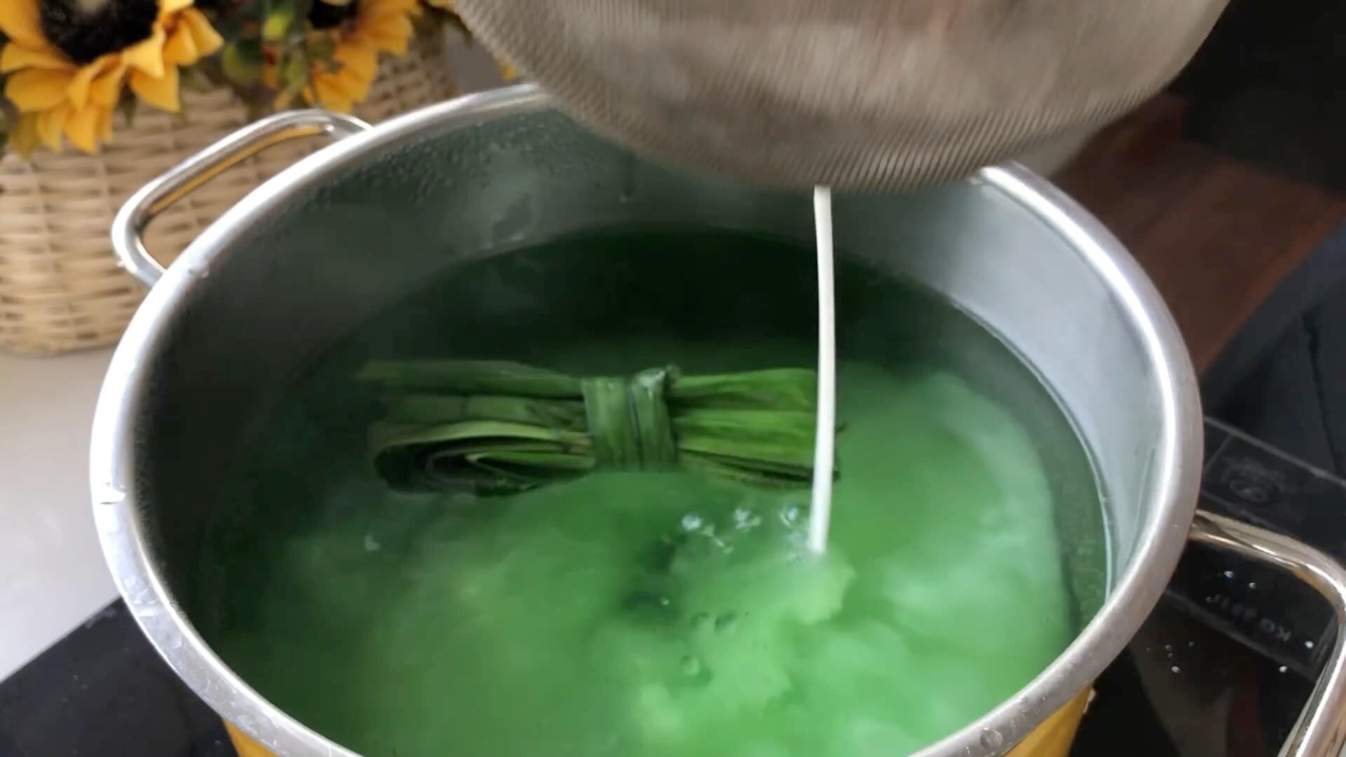 Học mẹ đảm Hà thành cách nấu chè bưởi cốm dừa cho mùa Vu Lan-23