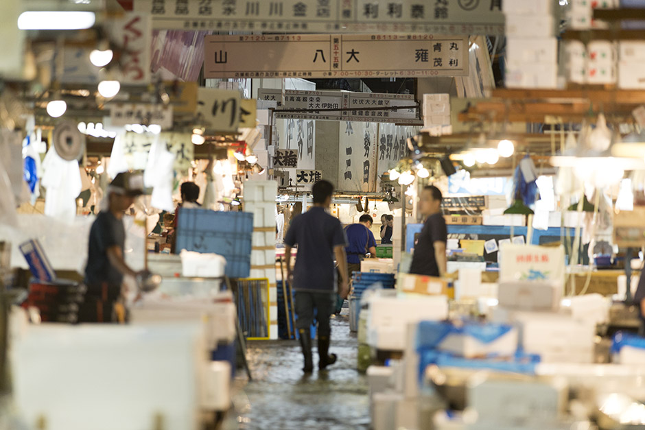 Sau khi Nhật Bản xả nước thải phóng xạ: Người dân Trung Quốc tranh nhau gom hải sản, kệ muối trong siêu thị cháy hàng-4