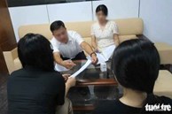 Công an làm việc với cô gái tố bác sĩ đòi “vui vẻ” mới đưa thuốc trị ung thư cho mẹ