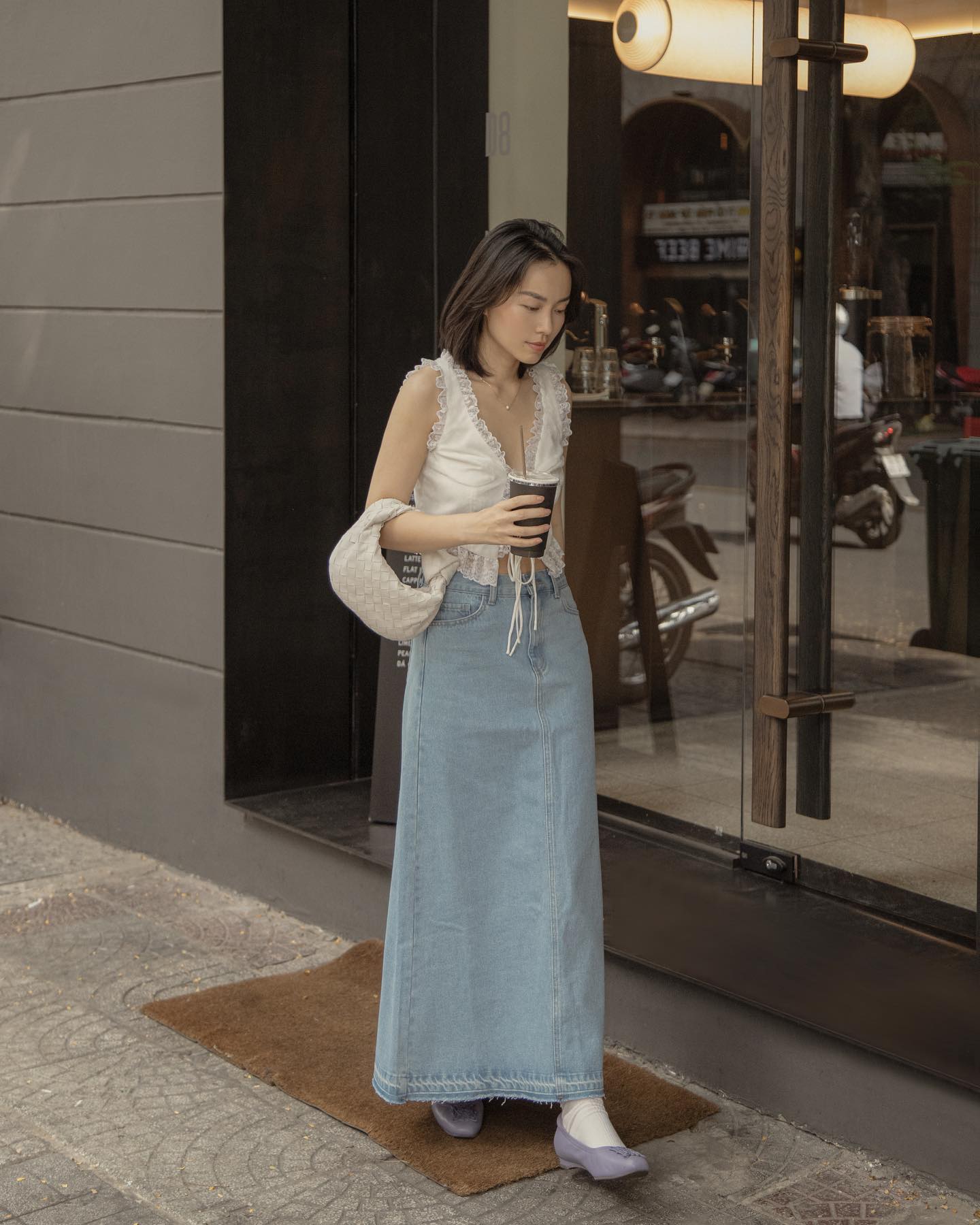 10 cách diện chân váy dài tôn dáng từ các mỹ nhân Việt có chiều cao khiêm tốn-4