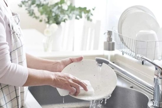 Mẹo rửa sạch bát đĩa mà không cần nước rửa chén