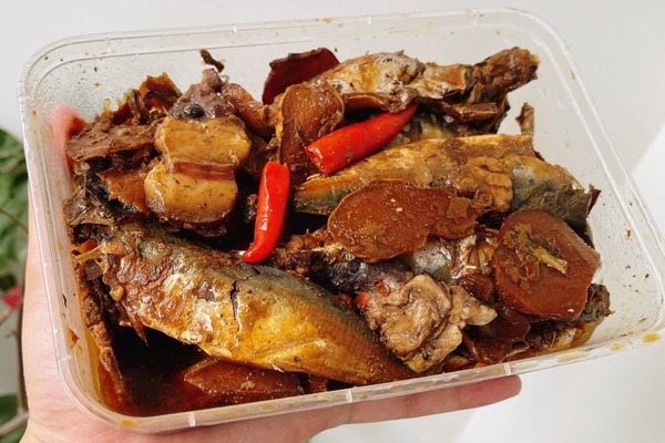 Loại quả giàu vitamin C, tốt cho tim mạch, đem muối rồi kho với thịt gà thành món ngon bất ngờ-6