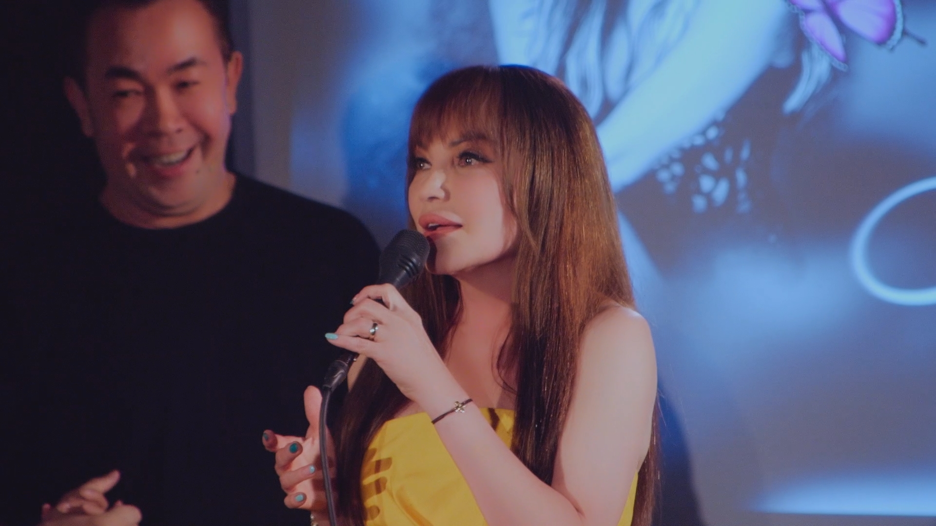 Nữ danh ca từng đoạt Á hậu: Phải làm 13 nghề tay chân, từ chiên gà đến làm bật lửa-1