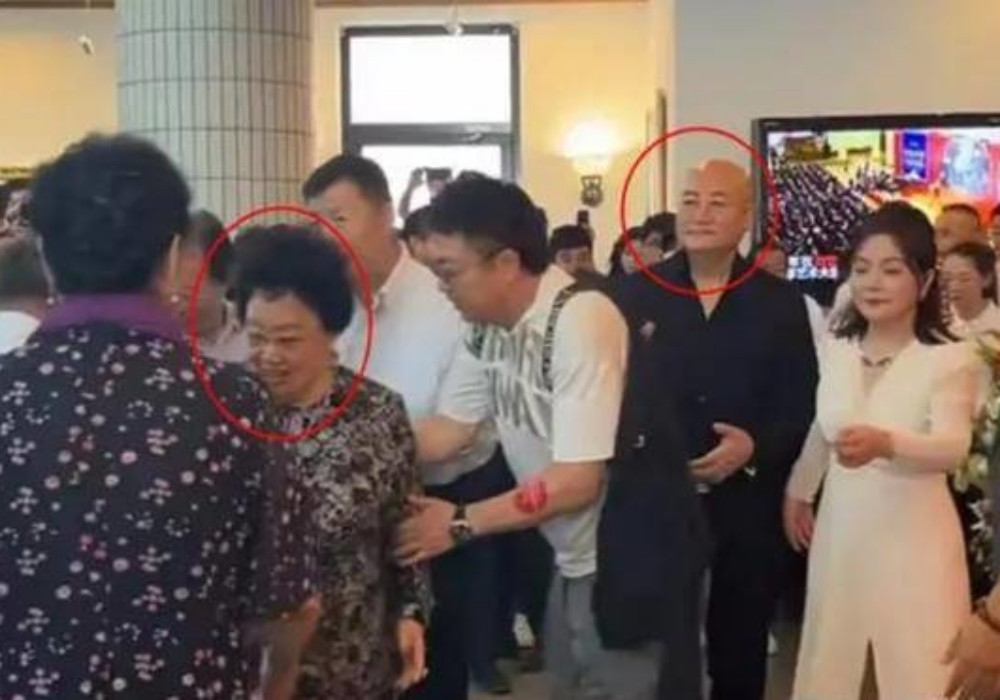 ‘Đường Tăng’ Trì Trọng Thụy và bà xã tỷ phú vướng tin đồn rạn nứt hôn nhân-2