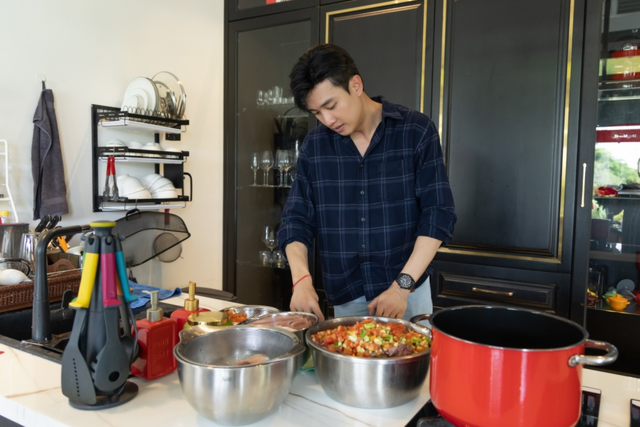 Phòng tổng thống trong căn biệt thự 305 M2 của diễn viên Quốc Trường-13