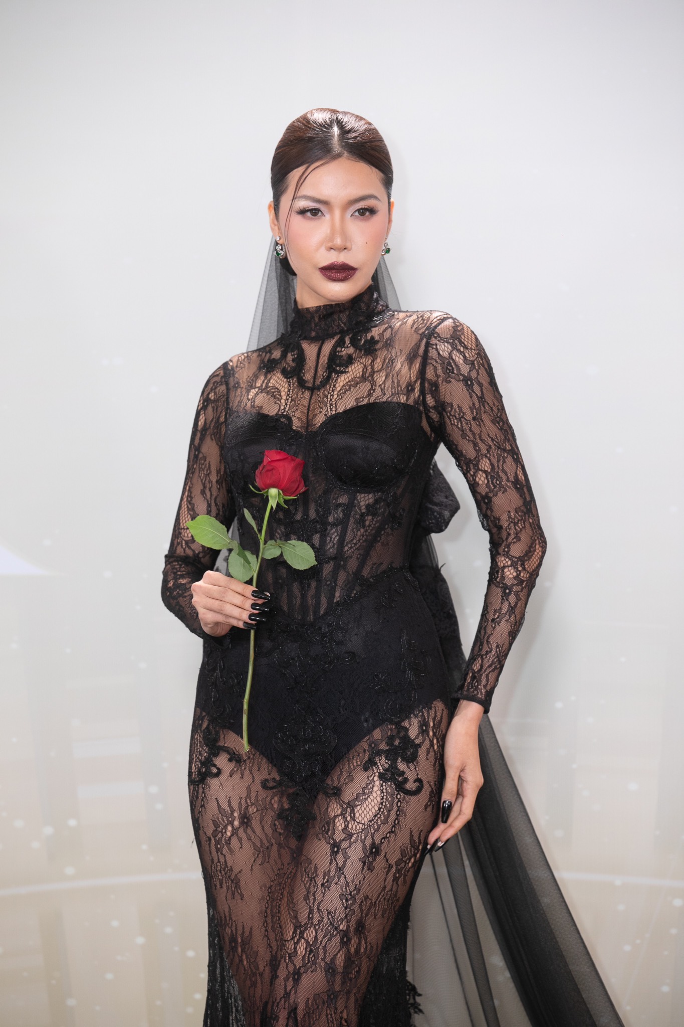 Chung kết Miss Grand Vietnam 2023: Thiên Ân đưa bạn trai tin đồn lên thảm đỏ trong ngày đặc biệt-10