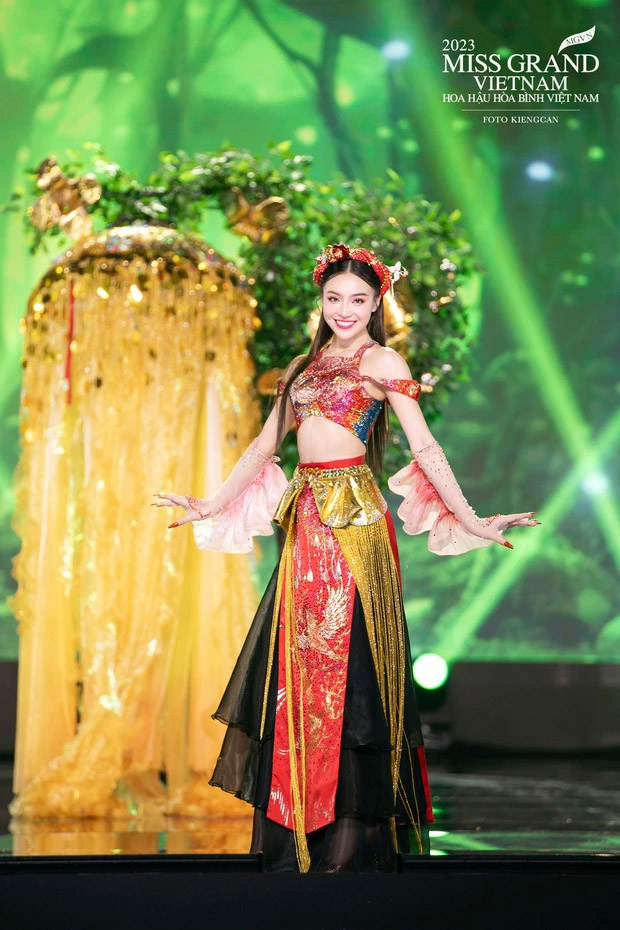 Hi hữu ở Miss Grand Vietnam 2023: Tấm Thuỳ Vi khóc vì bị loại sớm rồi vấp ngã khi có tên ở top 10-2