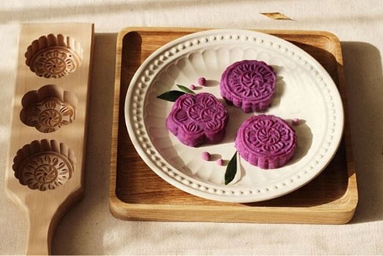 Bánh trung thu ăn kiêng làm đơn giản mà vẫn ngon, lượng calo chỉ bằng 1/3 bánh thường