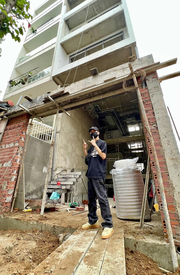 Bên trong biệt thự 5 tầng của JustaTee: Góc nào cũng xịn đét, được gọi là tụ điểm giải trí của giới rap Việt bởi 1 lý do-2