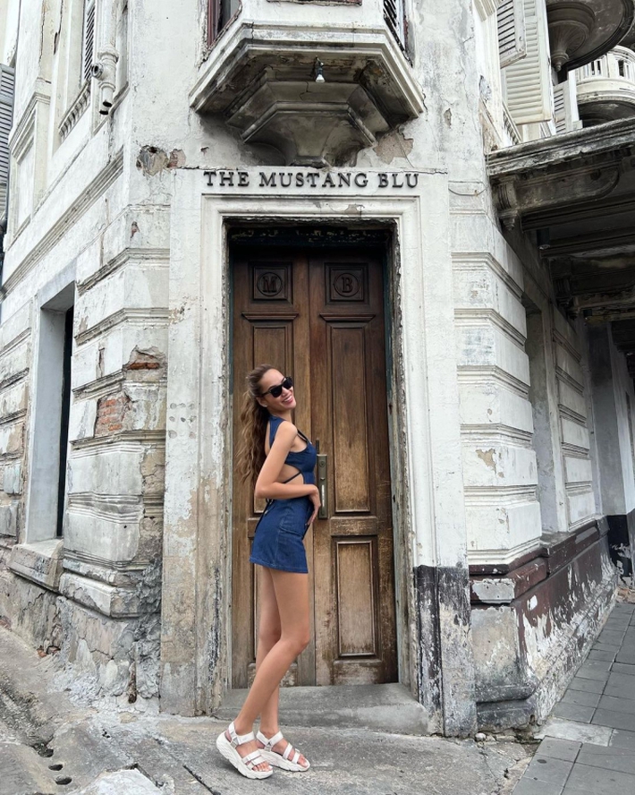 Soi tủ đồ của tân Hoa hậu Lê Hoàng Phương: Ngập tràn váy áo local brand, diện lên sang như hàng hiệu đắt tiền-12