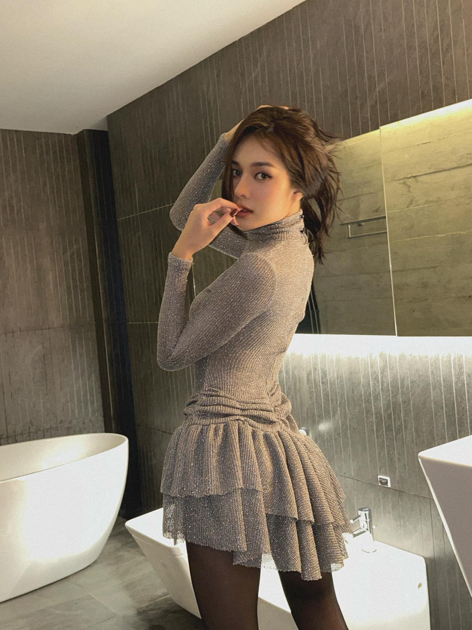 So kè nhan sắc đời thường của Lê Hoàng Phương và 4 Á hậu: Tân Hoa hậu có lép vế trước mỹ nhân đập mặt xây lại?-11