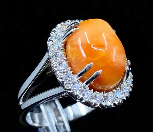 Mua ốc về nhậu, người đàn ông bất ngờ đổi đời nhờ nhặt được vật lạ màu cam-4