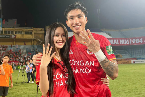 Đoàn Văn Hậu - Doãn Hải My vui đùa cùng con trai Hồ Tấn Tài, nhan sắc nàng WAG gây thương nhớ-5