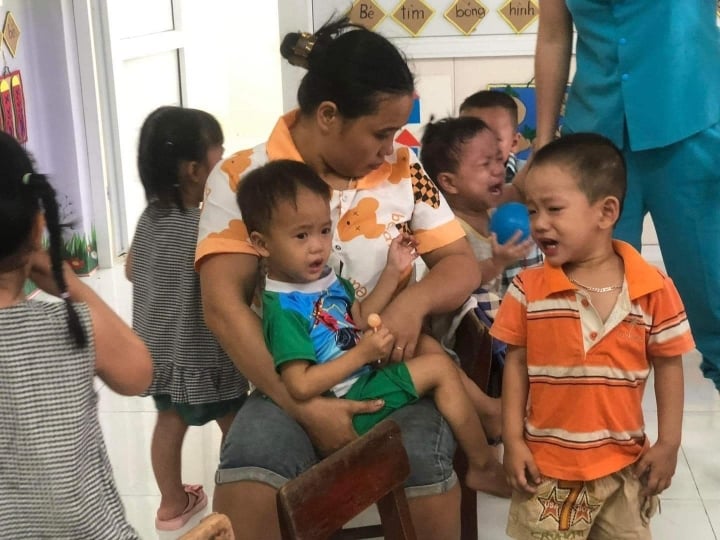 Loạt khoảnh khắc cười ra nước mắt của học sinh khi đến trường-10