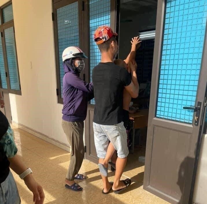 Loạt khoảnh khắc cười ra nước mắt của học sinh khi đến trường-1