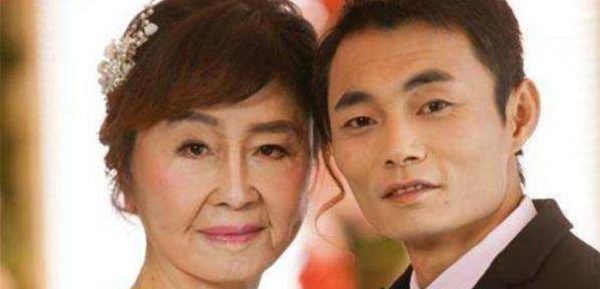 Cô gái 18 tuổi bỗng nhiên biến thành cụ bà nhăn nheo, chồng cùng vợ chạy chữa bệnh lạ và kết cục viên mãn cho sự thủy chung son sắt-6