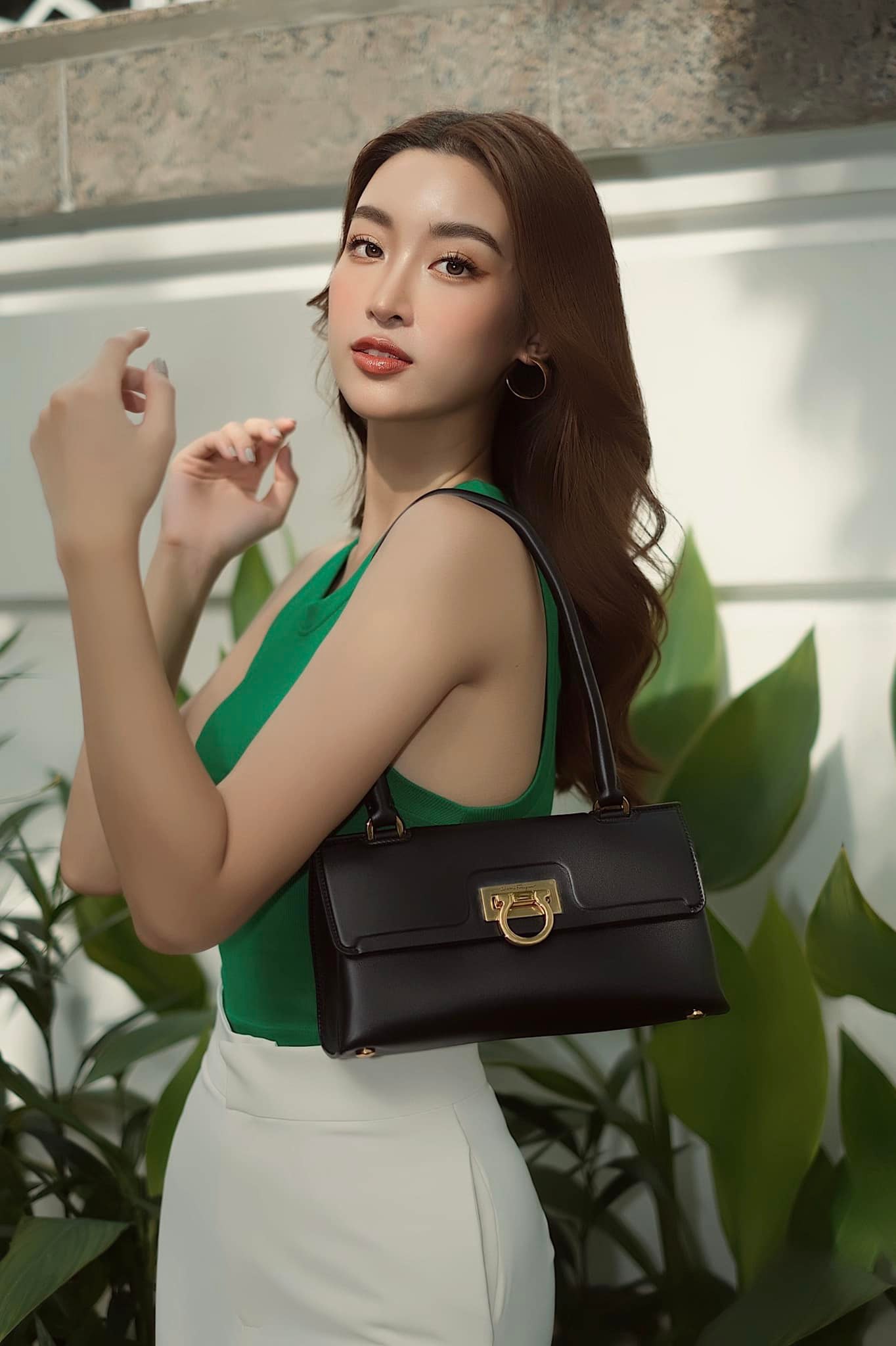 Hoa hậu nghèo nhất Việt Nam sau 7 năm đăng quang giờ là vợ chủ tịch, có hãng thời trang riêng-7