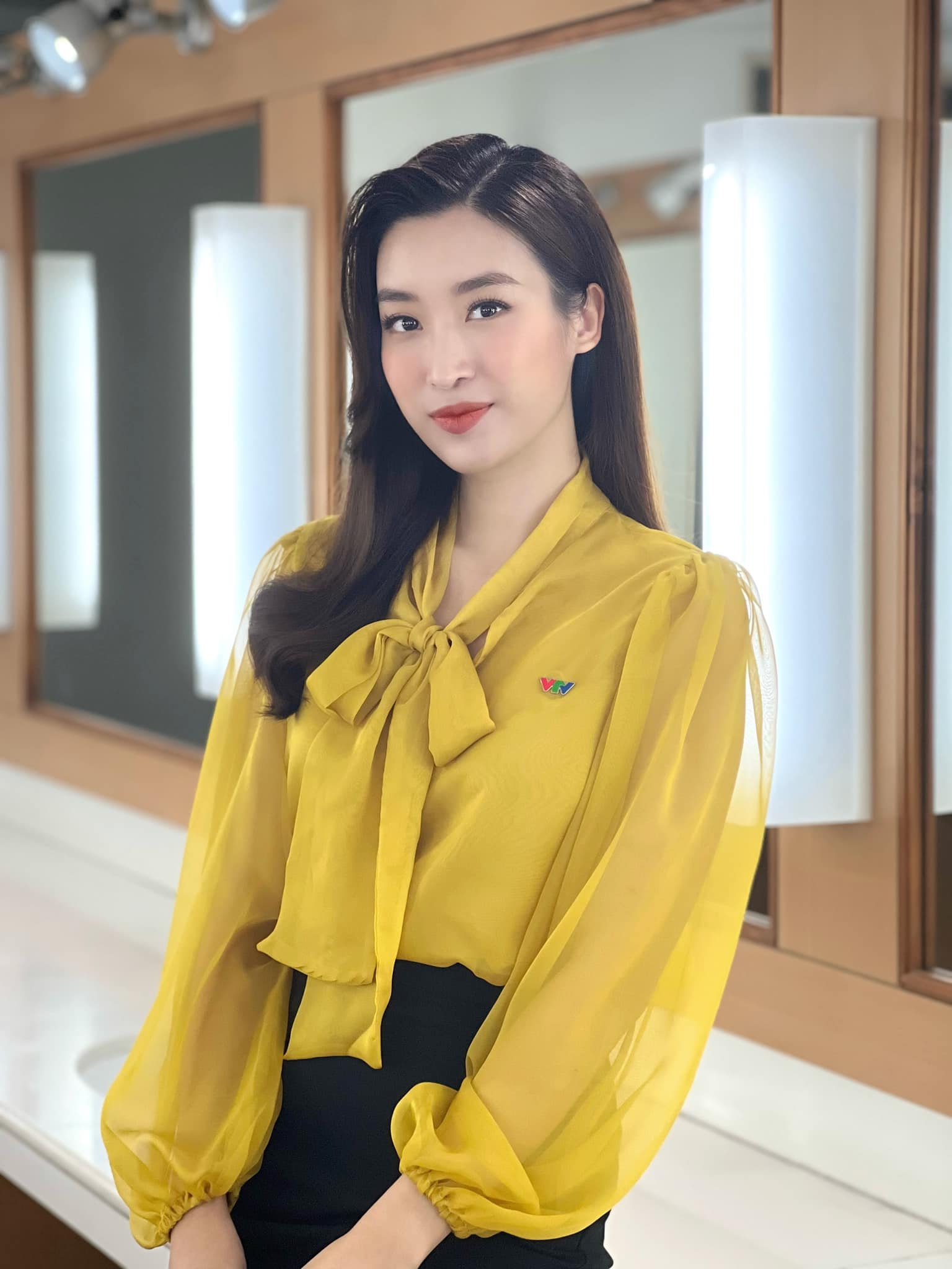 Hoa hậu nghèo nhất Việt Nam sau 7 năm đăng quang giờ là vợ chủ tịch, có hãng thời trang riêng-9
