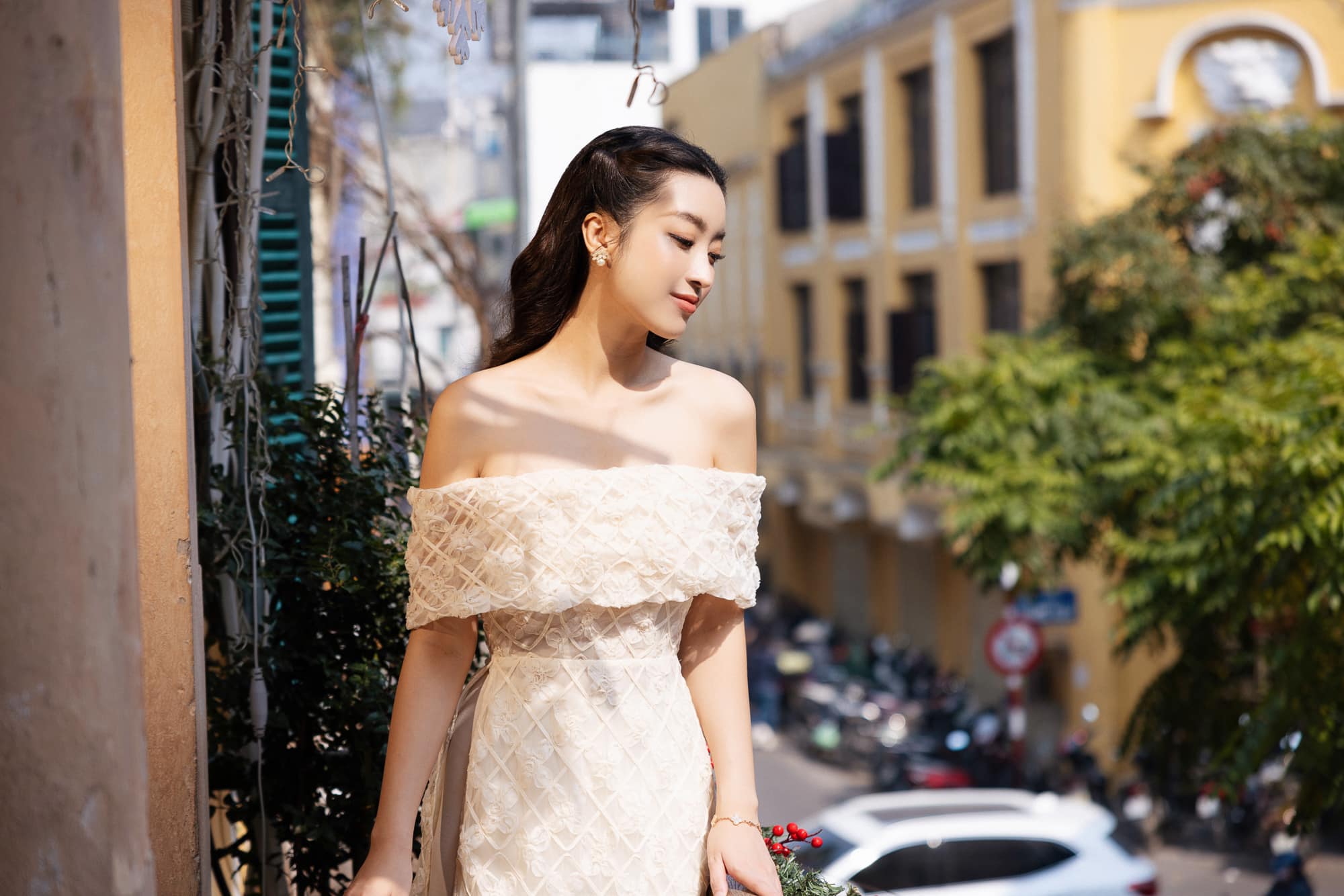 Hoa hậu nghèo nhất Việt Nam sau 7 năm đăng quang giờ là vợ chủ tịch, có hãng thời trang riêng-6