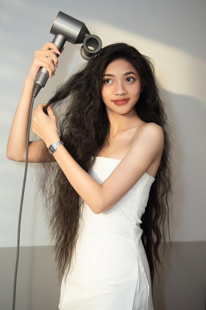 Top 3 Miss World Vietnam sau 1 tháng đăng quang: Ý Nhi mất hút khỏi các sự kiện, Minh Kiên visual lột xác vượt bậc-16